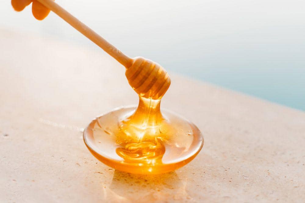 5 Manfaat Masker dengan Kandungan Madu untuk Wajah Cowok | IDN Times